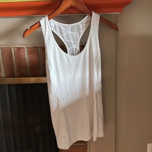 White lululemon tank